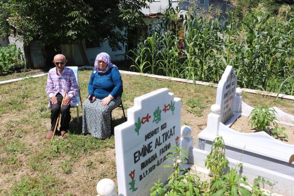 Mezarlık içindeki evde yaşam
