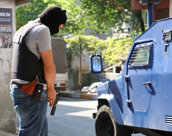 Kamyonete asılı sırt çantası fünye ile patlatıldı