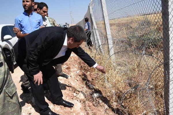 Şanlıurfa Valisi: Sınırda tel örgü çalışmaları başladı