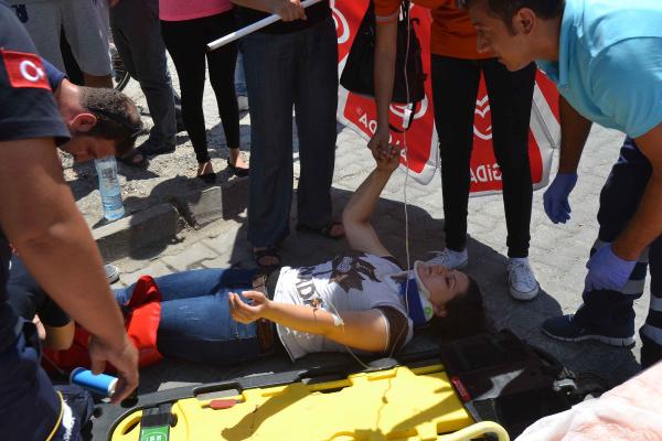 Kazada savrulan motosiklet bisikletliye çarptı: 2 yaralı
