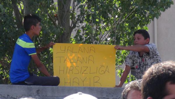 Gazi Mahallesi'nde "Beton Santraline Hayır" eylemi