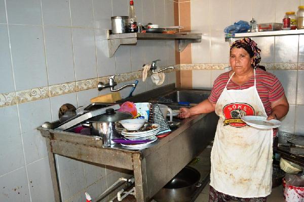 Ayvalık'ta tatilcilerin su çilesi