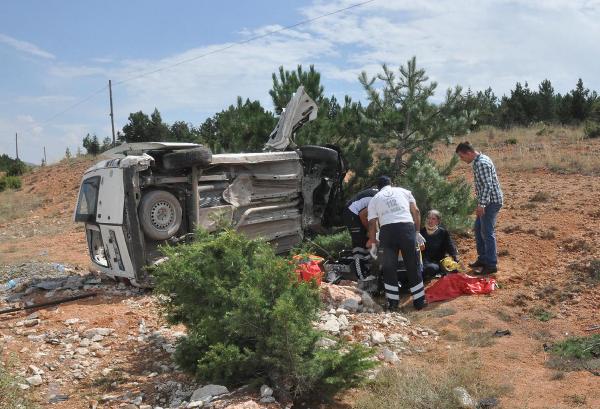Şarampole uçan araçta 1 ölü, 4 yaralı