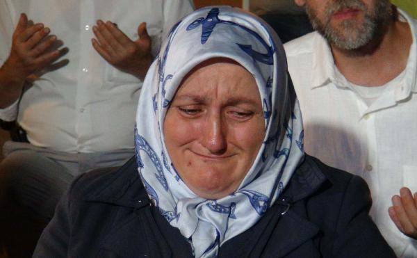 Adapazarı'nda deprem kurbanları gözyaşları ve dualarla anıldı
