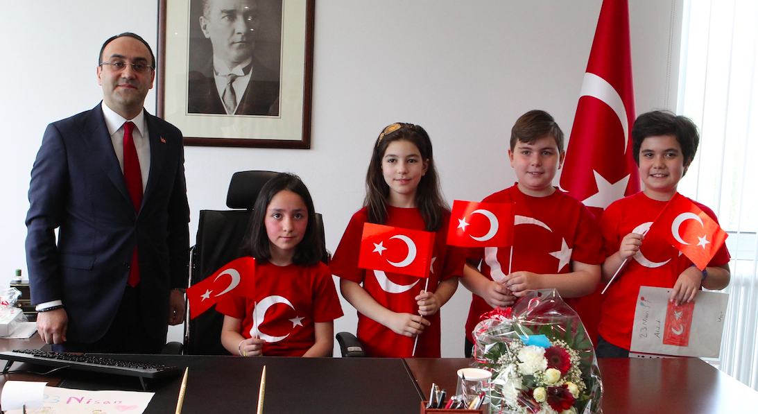 Gamze, Frankfurt Başkonsolosu oldu