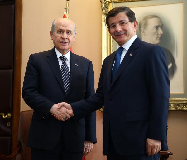 Davutoğlu ve Bahçeli Meclis'te görüştü