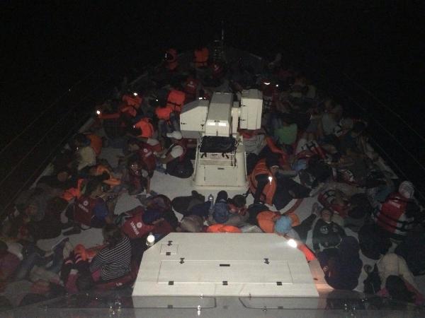 Ege Denizi'de, Sahil Güvenlik ekipleri, üç günde 2 bin 195 kişiyi ölümden kurtardı