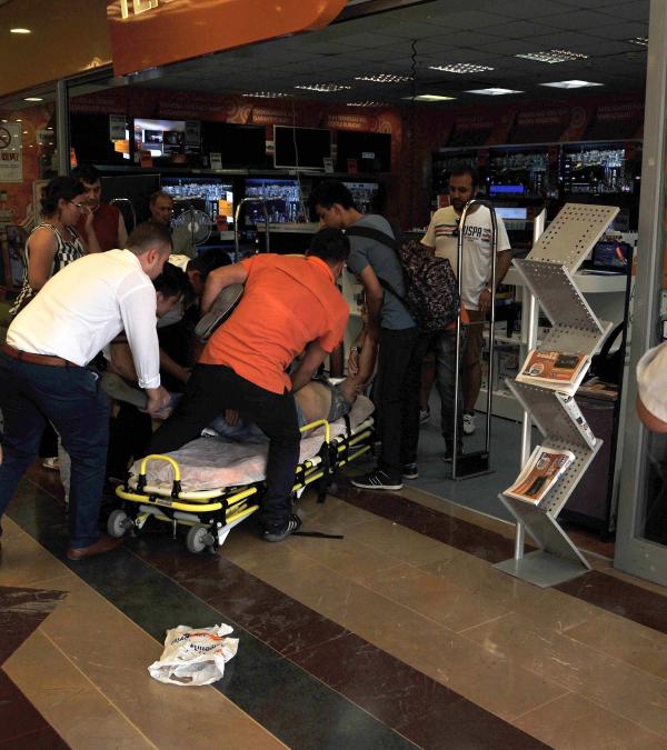 Alışveriş merkezinde kıskançlık cinneti: 1 yaralı