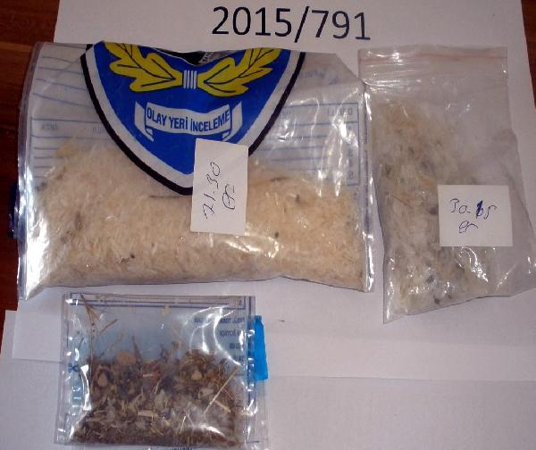 Polisten kaçarken uyuşturucuları araçtan atan 2 kişi tutuklandı
