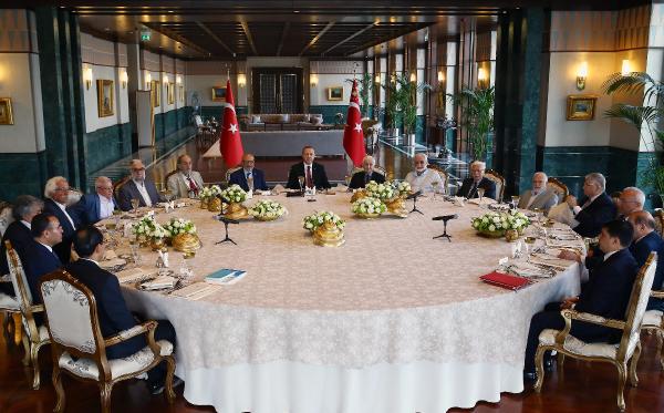 Cumhurbaşkanlığı Sofrası'nda, 'Milli Mirasımız ve Gelecek Tasavvurumuz' teması ele alındı (2) (Yeniden)