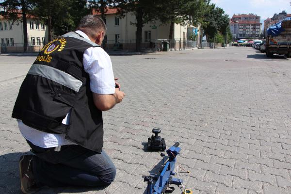 Çevik Kuvvet binası arkasına bırakılan çanta polisi alarma geçirdi