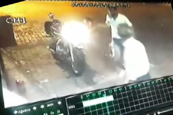 Emniyet müdür yardımcısı, tartıştığı motosikletliyi böyle vurdu