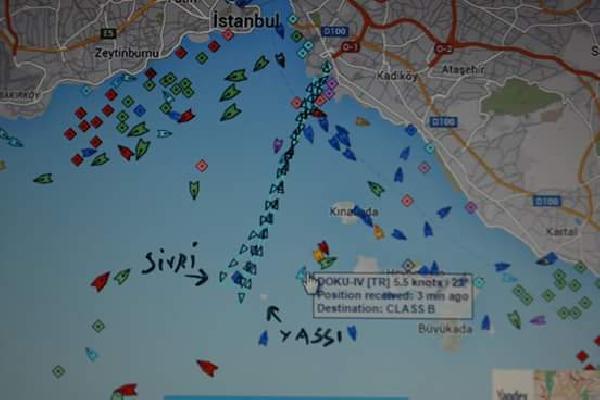 Çevrecilerden "Kurbağalıdere'nin balçığı Adalar açıklarına dökülüyor" iddiası