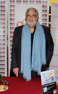 İspanyol tenor Placido Domingo, D&R'da hayranlarıyla buluştu