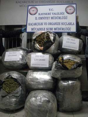 Kamyonda 151 kilo esrara 3 tutuklama