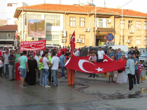 Sandıklı’da teröre lanet yürüyüşü
