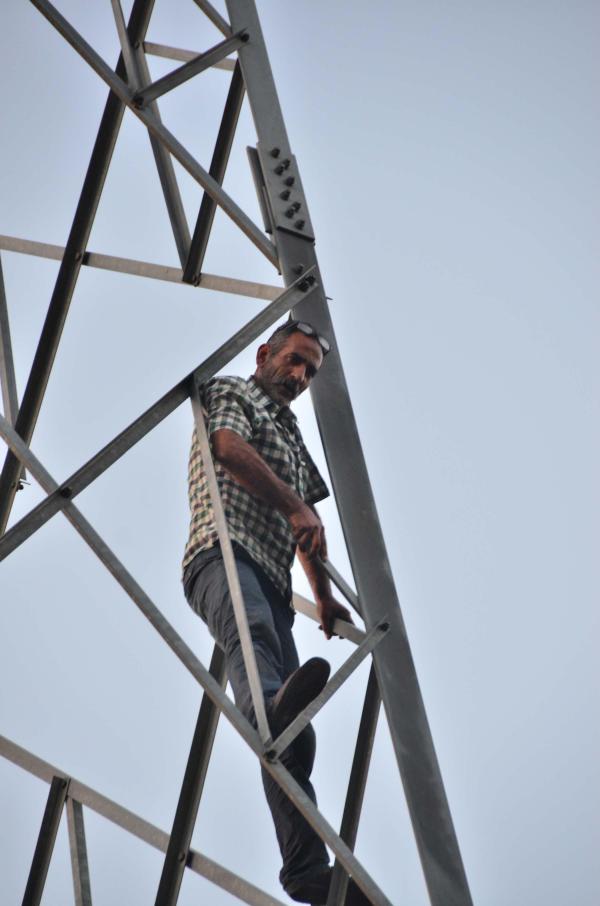 Elektrik direğinde intihar girişimi