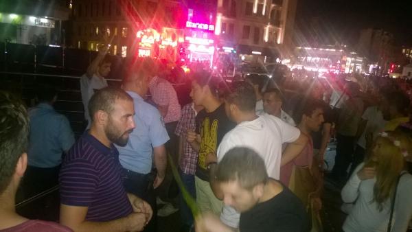 Taksim Metro İstasyonu'nda şüpheli paket alarmı...