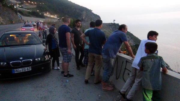 İntihara teşebbüs ihbarı yoldan geçenleri meraklandırdı