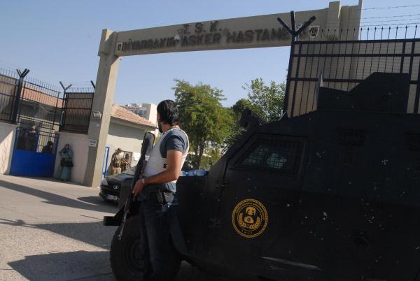 Lice'deki 3 şehit törenle memleketlerine uğurlandı