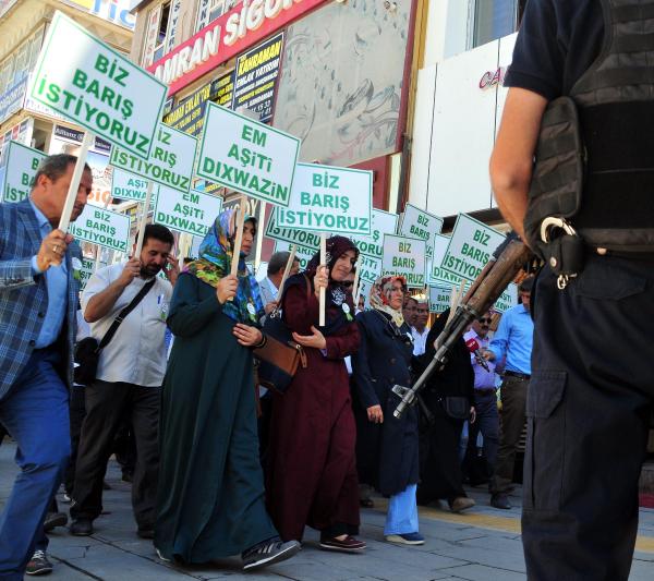 Van'da barış yürüyüşü