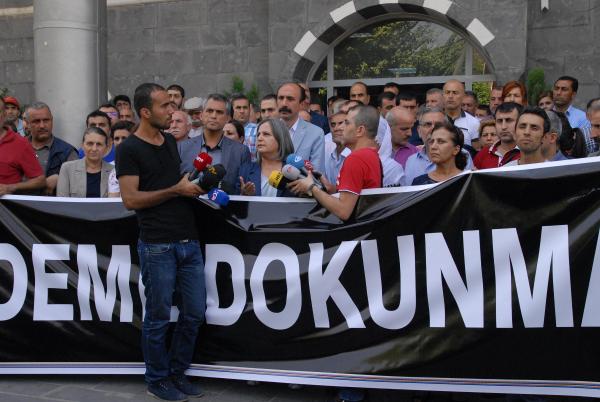 Diyarbakır'da Sur Belediye Başkanları'na 'öz yönetim' gözaltısı (2)