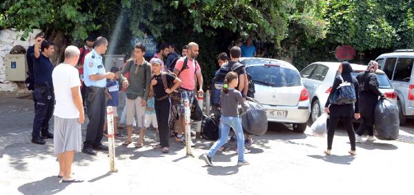 Bodrum parklarındaki mülteciler uzaklaştırıldı