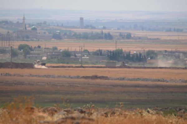 (Video) ISIL trenches zone near Turkey-Syria border