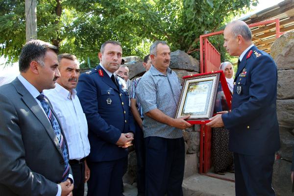 Kayserili şehidin ailesine şehadet belgesi verildi