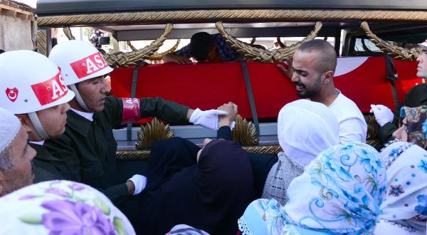 Şehit Astsubay Aydemir'in babası: Topluluğu, çocuğumun düğününde istiyordum, cenazesinde değil (2)