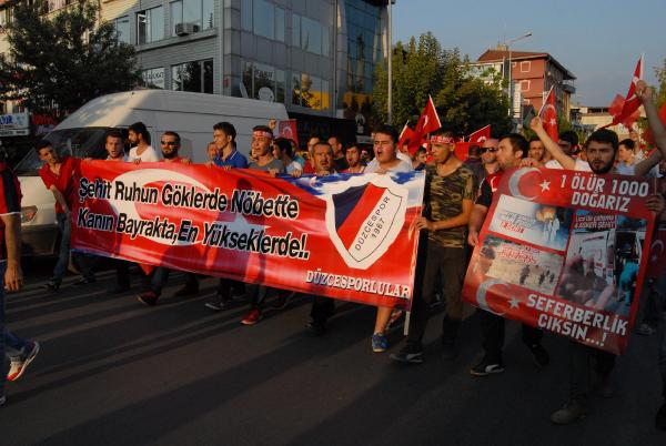 Düzce’de teröre lanet yürüyüşü