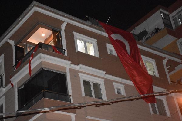 Şehit Er Ömer Erüstün'ün İstanbul Güngören'deki babaevinde yas...