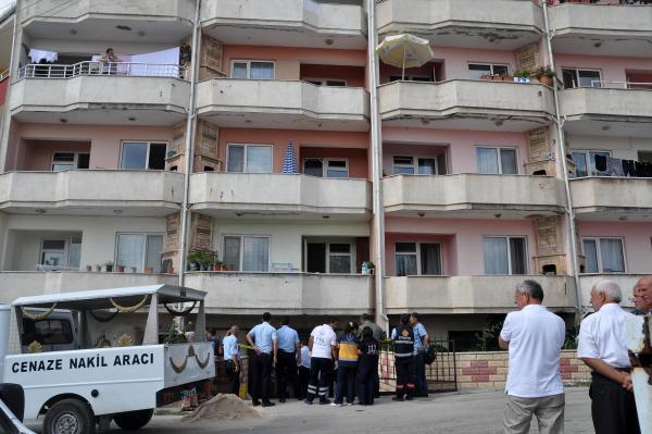 Balkondan düşen yaşlı kadın öldü