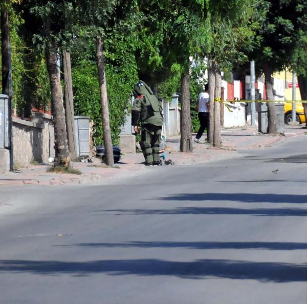 Polis merkezi yakınına bırakılan bavul, paniğe neden oldu