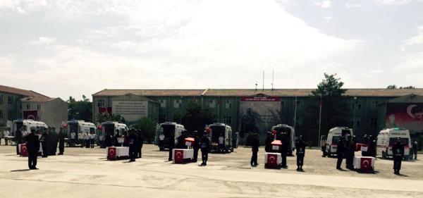 Siirt'te şehit düşen 8 asker, törenle memleketlerine uğurlandı