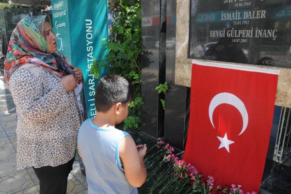 Gaziantep'te bombalı saldırı kurbanları anıldı