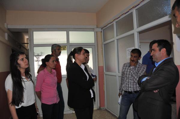 Hakkari Belediye Eş Başkanları'na 'öz yönetim' gözaltısı
