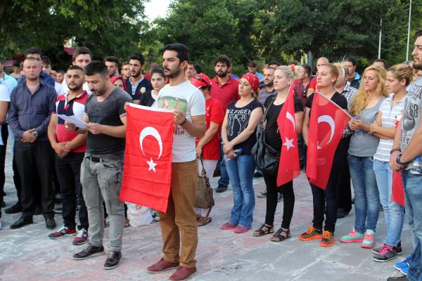 Ardahan'da 500 araçlık konvoyla terörü lanetlediler