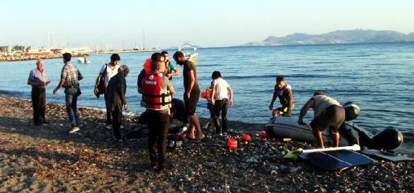 Parası olan tekneyle, olmayan lastik botla umut yolculuğuna çıkıyor