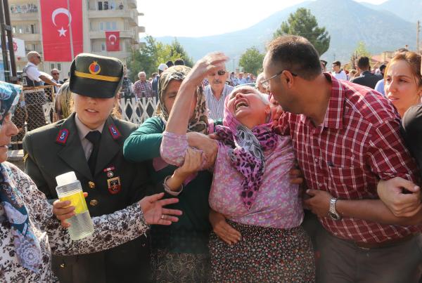 Şehit Jandarma Uzman Çavuş Barış Akın’ın babası: "Bana dik dur demeyin, benim yavrum gitmiş"