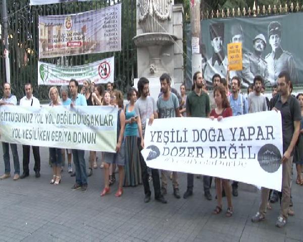 Beyoğlu'nda Yeşil Yol protestosu...