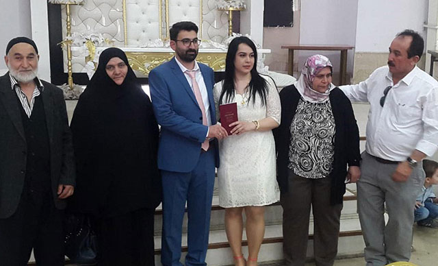 Damat, kayınpederiyle evlendiğini gördü
