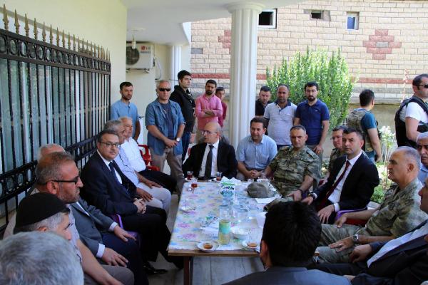 Bakan Şimşek, Silopi’de şehit askerin taziyesine katıldı