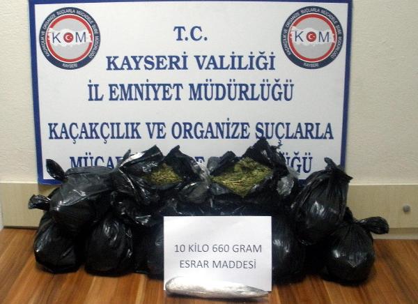 Kayseri'de yolcu otobüsünde 10 kilo esrar, 1 gözaltı