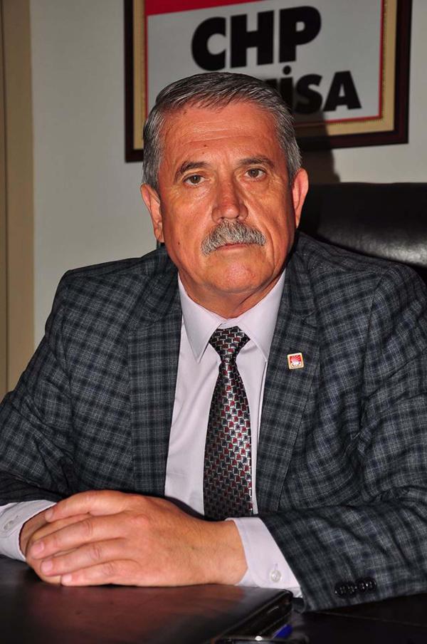 Manisa'da çifte parti üyeliği tartışması