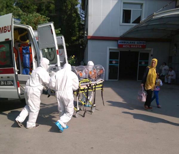 Çiftçi karı- koca, şarbon şüphesiyle hastaneye kaldırıldı