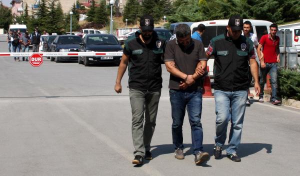Yozgat'ta durdurulan 3 otomobilde 127 kilo esrar ele geçirildi