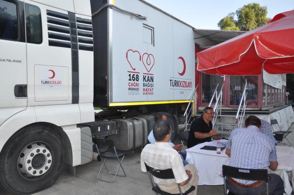 16 yılda 10.5 kilo kan verdi