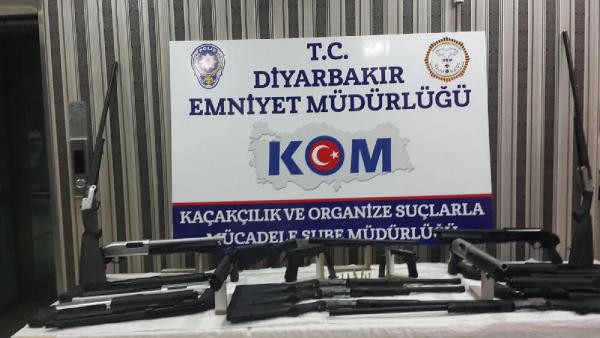 Diyarbakır'da ruhsatsız silahlar ele geçirildi