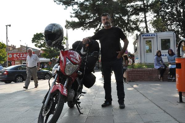Hayvan hakları savunucusu Semih İğdigül, Çorum'da